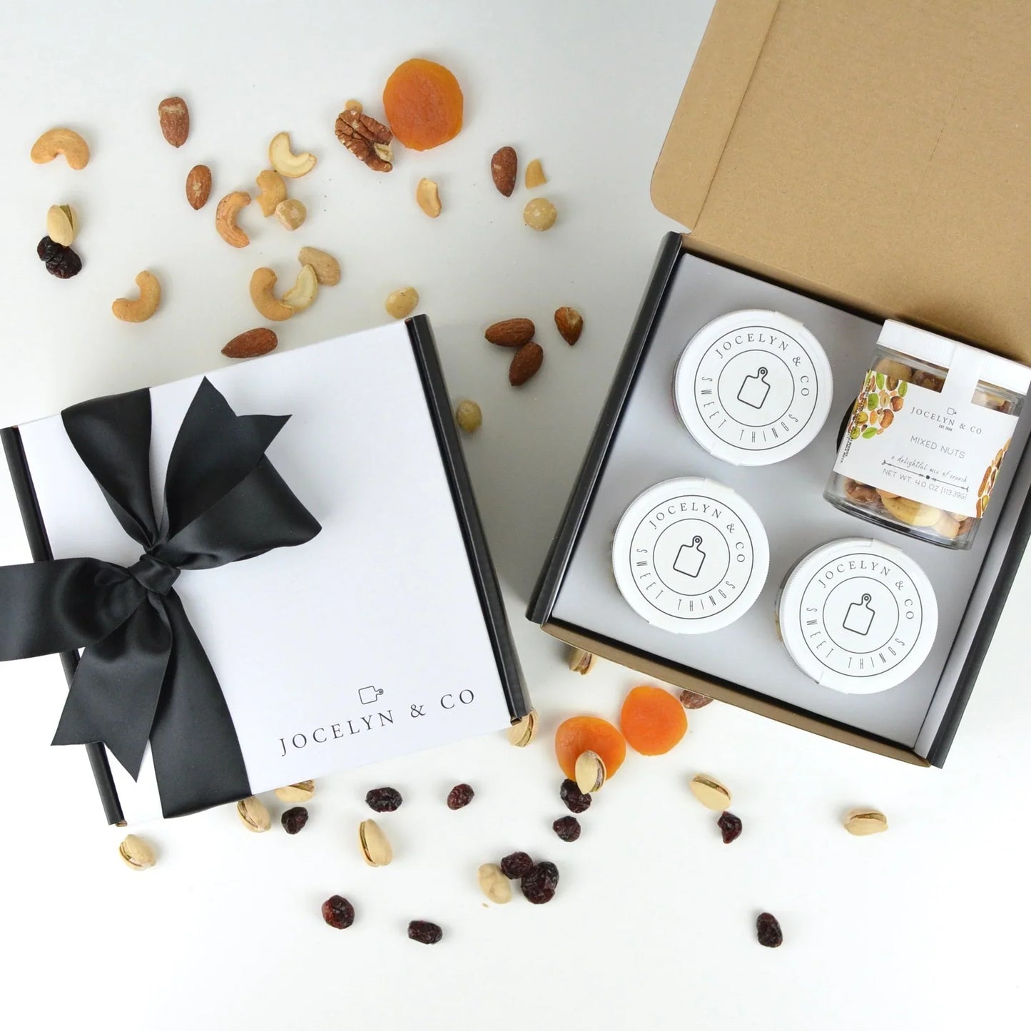 Fruit & Nuts Gift Box – Healthy gourmet box with dried fruit and roasted nuts